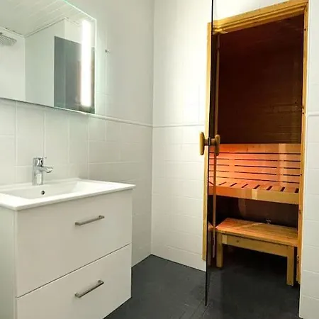 Cozy Family Free Parking Near Helsinki Apartamento